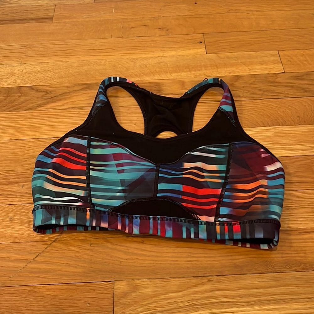 Athleta size medium sports bra